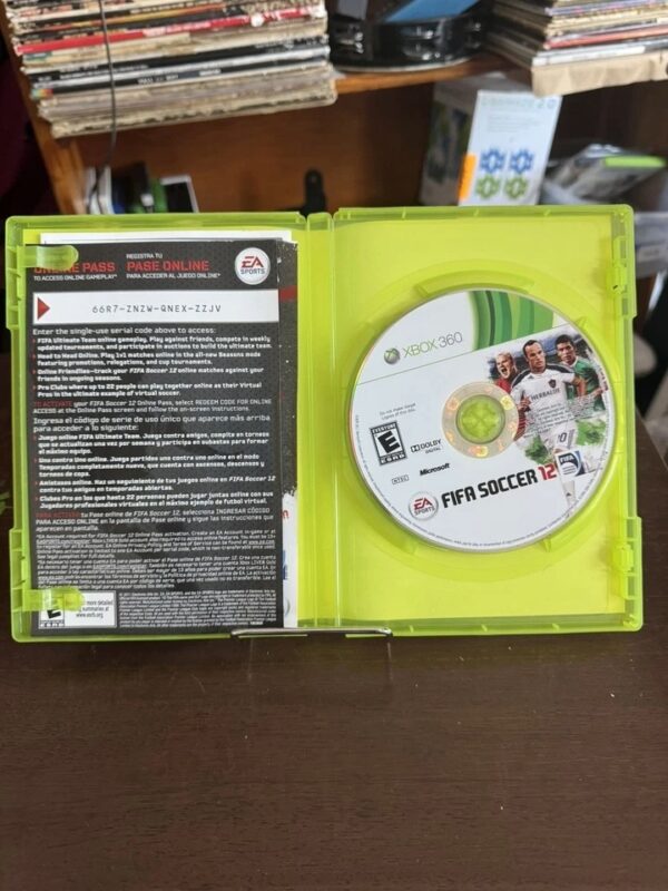 FIFA Soccer 12 - Image 3
