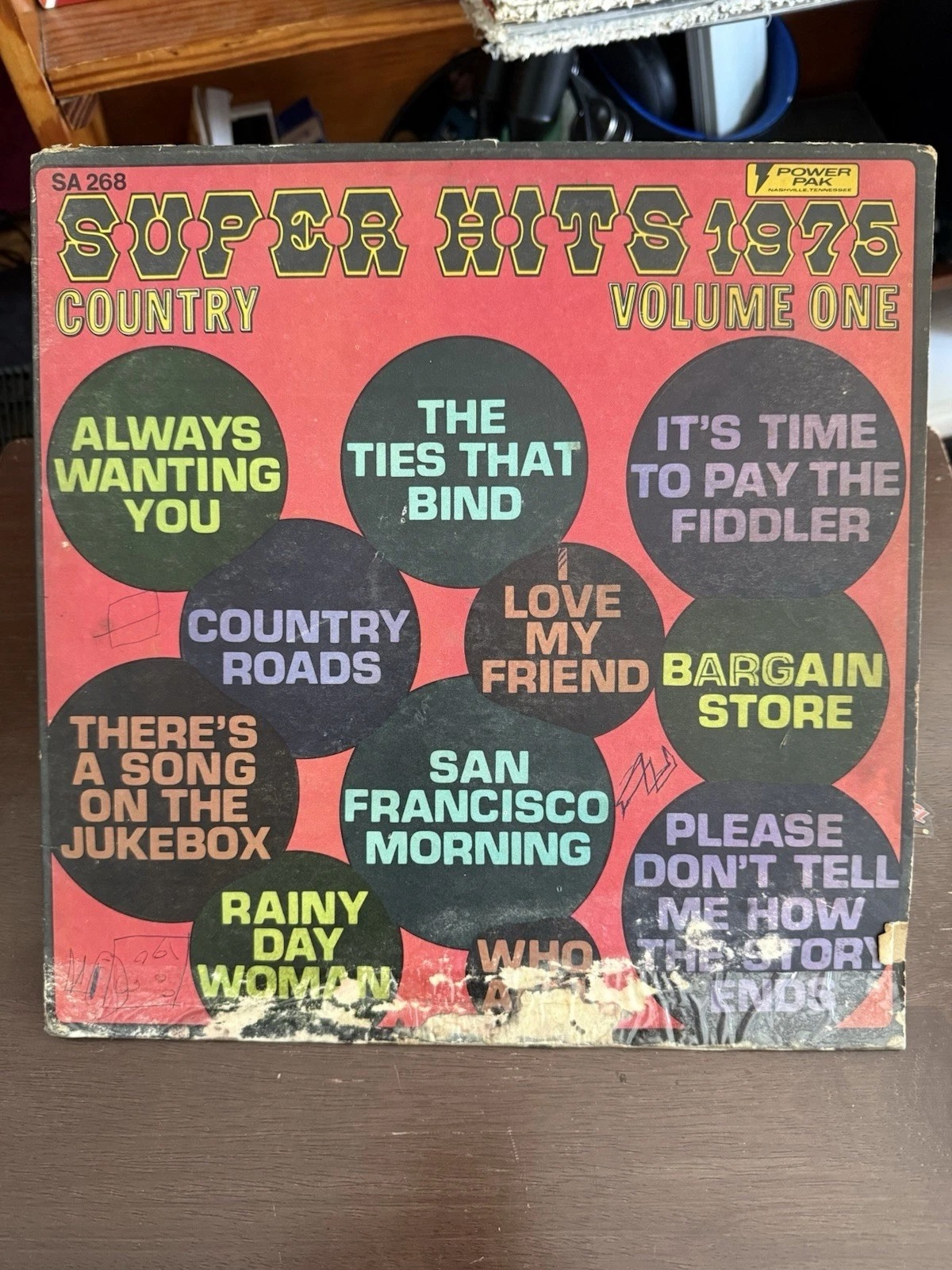 Super Hits 1975: Country Volume 1